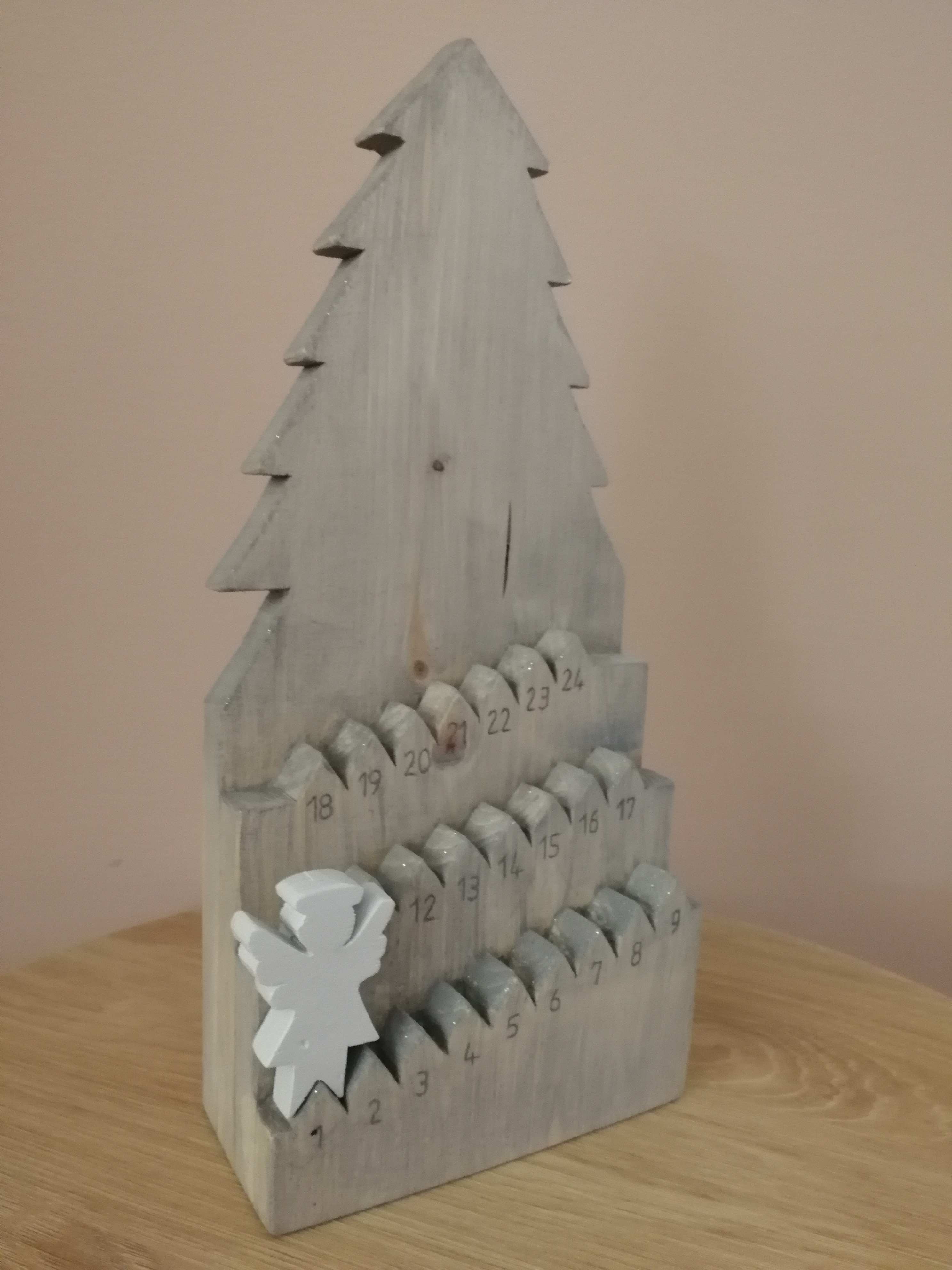 Angyalos adventi lépegető szürke