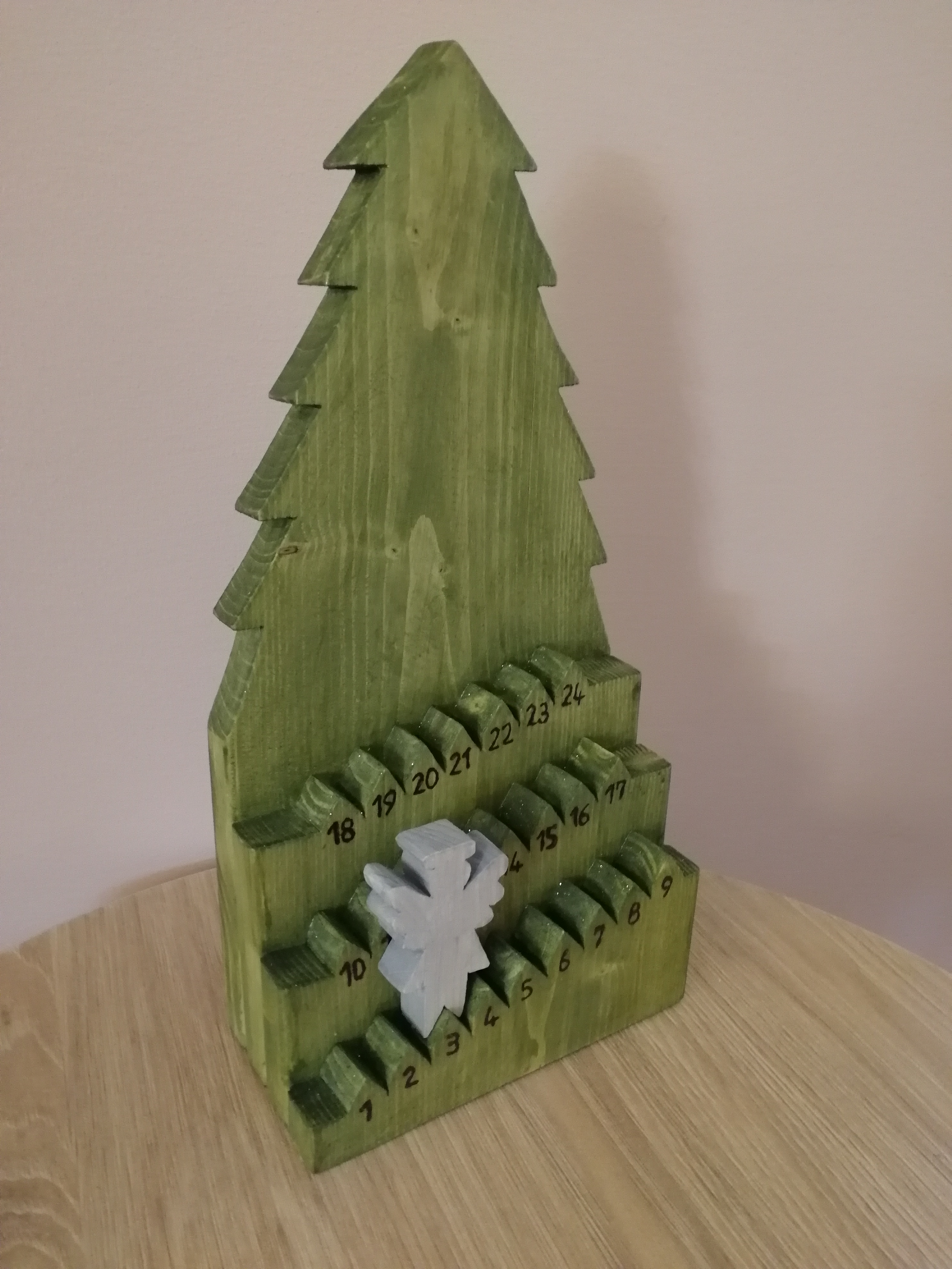 Angyalos advanti lépegető zöld