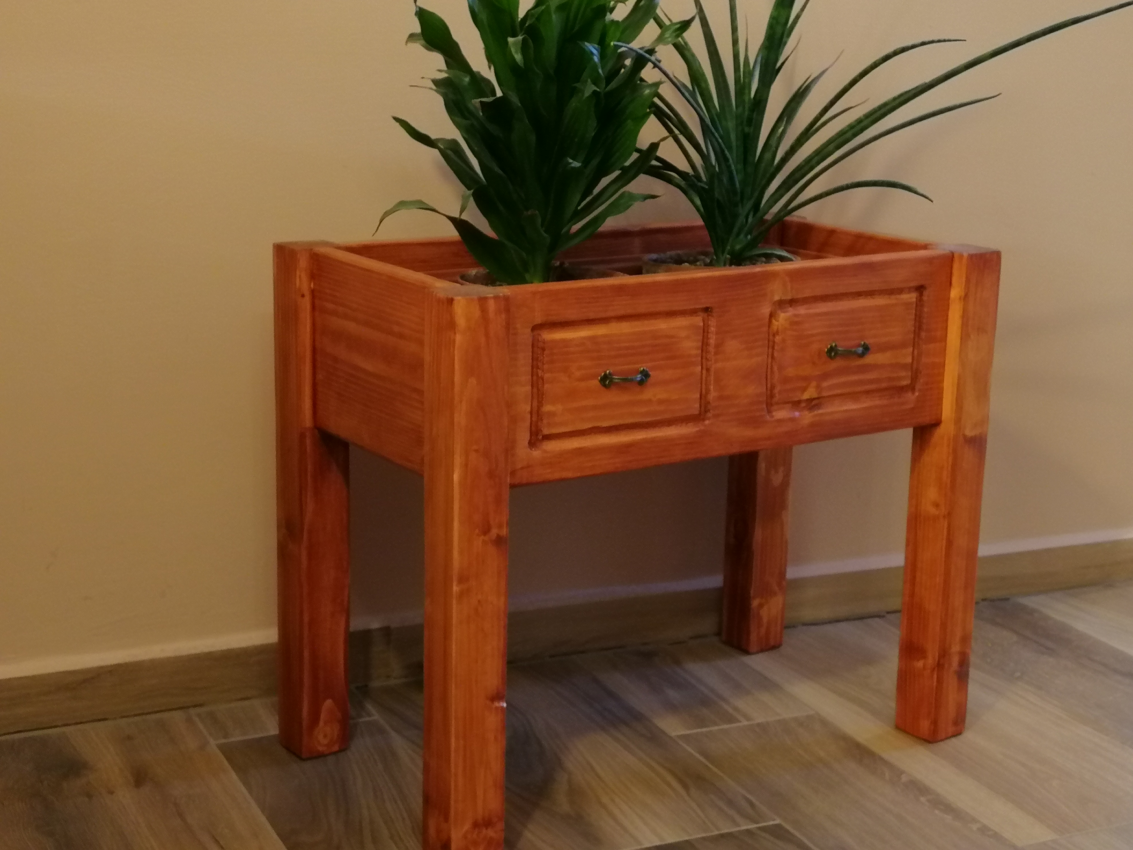 Fiókos virágtartó barna