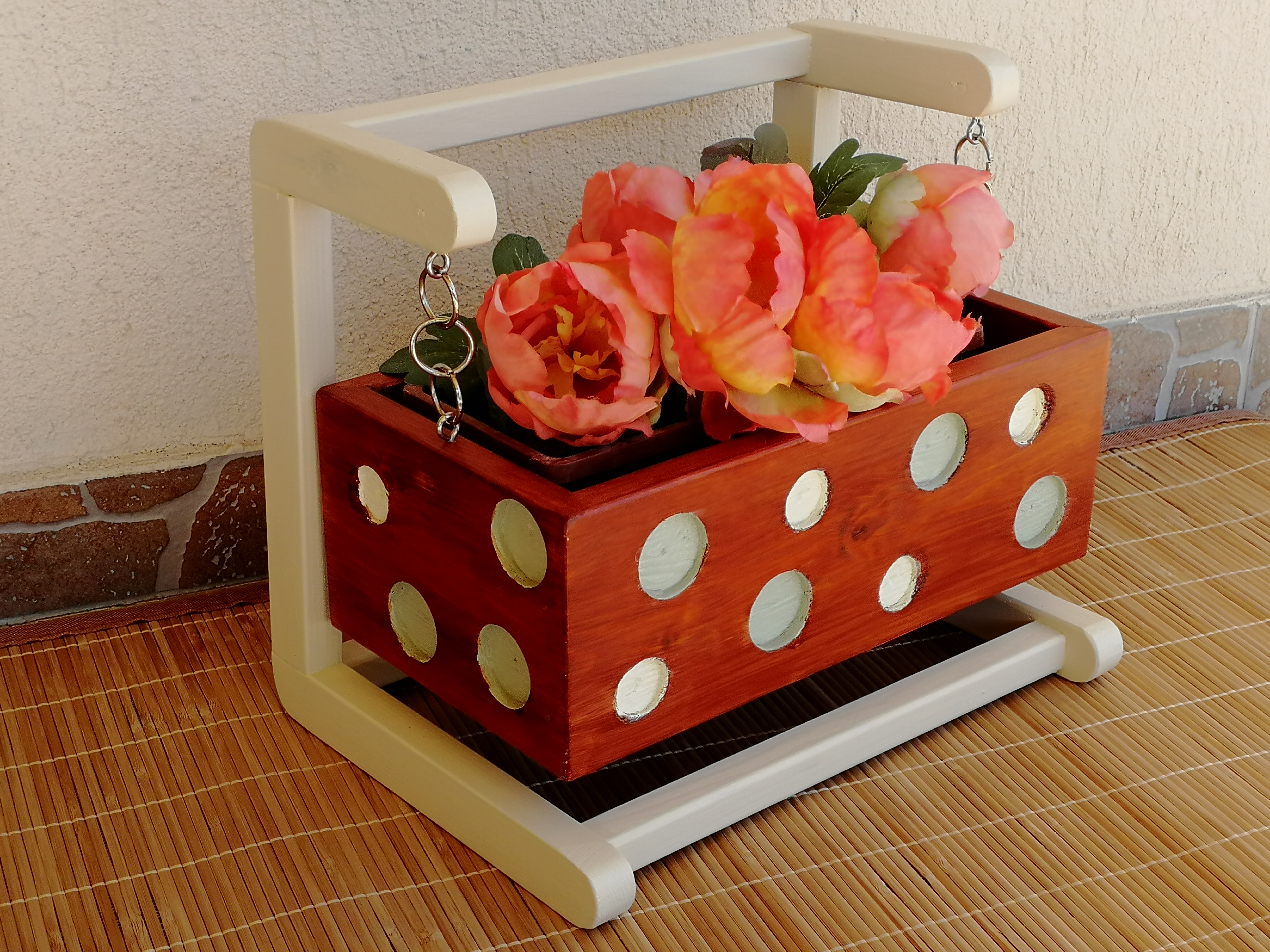 Függesztett virágtartó pöttyös