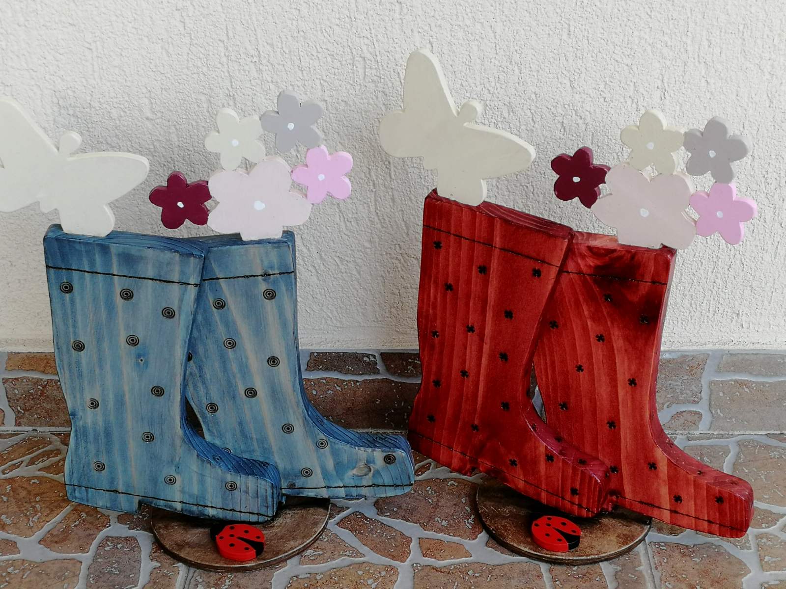 Csizmás kerti dísz